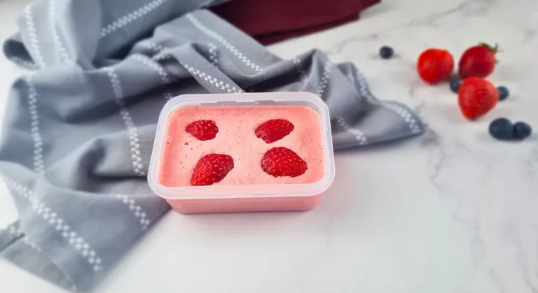 Keto Strawberry Frozen Yogurt With Crème Fraiche