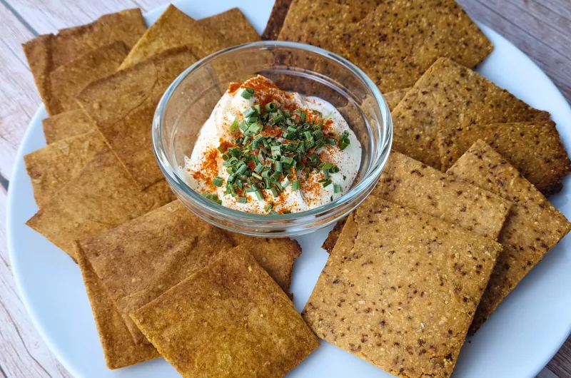 Keto Crackers: 2 Flavors With Almond Flour