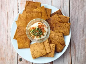 Keto Cheese Crackers With Sour Cream Chive Dip
