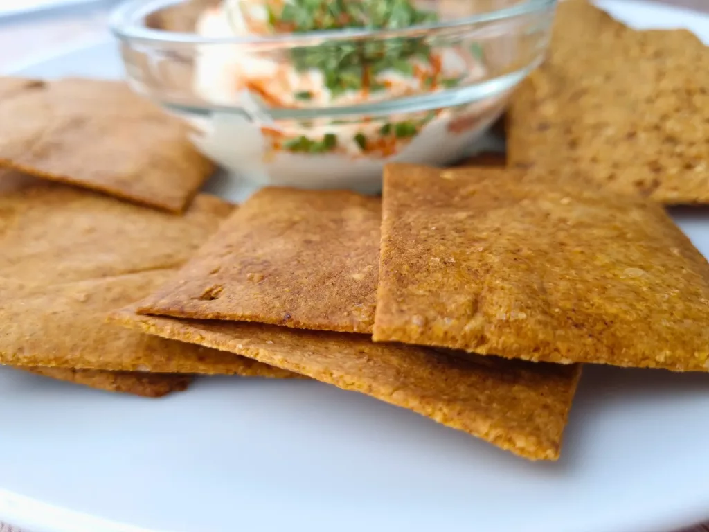 Keto Cheese Crackers With Sour Cream Chive Dip